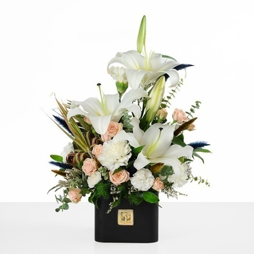 White lily flower box with miniature rose جعبه گل لیلیوم سفید با رز مینیاتوری