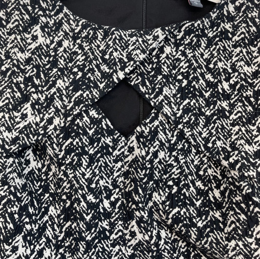 *New* Black and White A Pea in the Pod Maternity Etched Print Career Maternity Dress (Size Small)