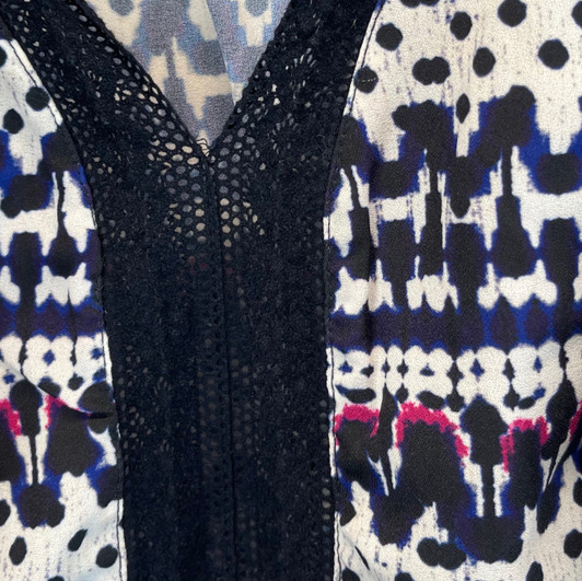 Aztec Design A Pea in the Pod Maternity Cap Sleeve Top (Gently Used - Size Medium)