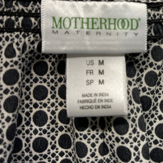 Mothehrood Maternity Black and White Longsleve Maternity Blouse | Excellent Used Condition- Size Medium