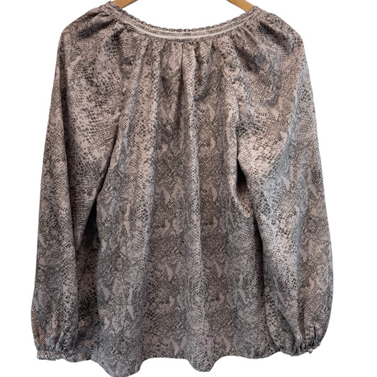 Snake Skin Pattern Motherhood Maternity Long Sleeve Blouse (Like New - Size Medium) Snake Skin Pattern Motherhood Maternity Long Sleeve Blouse (Like New - Size Medium)