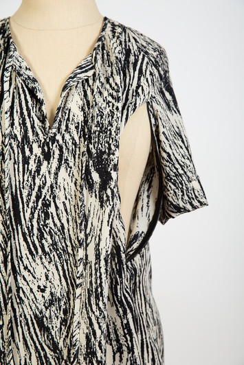 *New* Abstract Black  Loyal Hana Maternity Julie Nursing Blouse (Size Medium) *New* Abstract Black  Loyal Hana Maternity Julie Nursing Blouse (Size Medium)