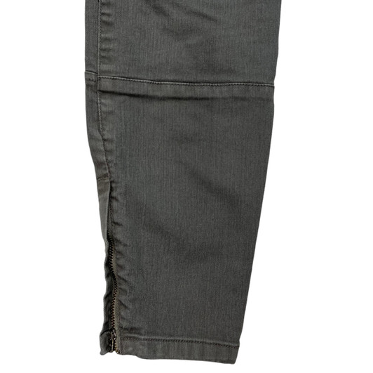 A Pea in the Pod Maternity Light Gray Utility Maternity Pants (Gently Used - Size X-Small) A Pea in the Pod Maternity Light Gray Utility Maternity Pants (Gently Used - Size X-Small)