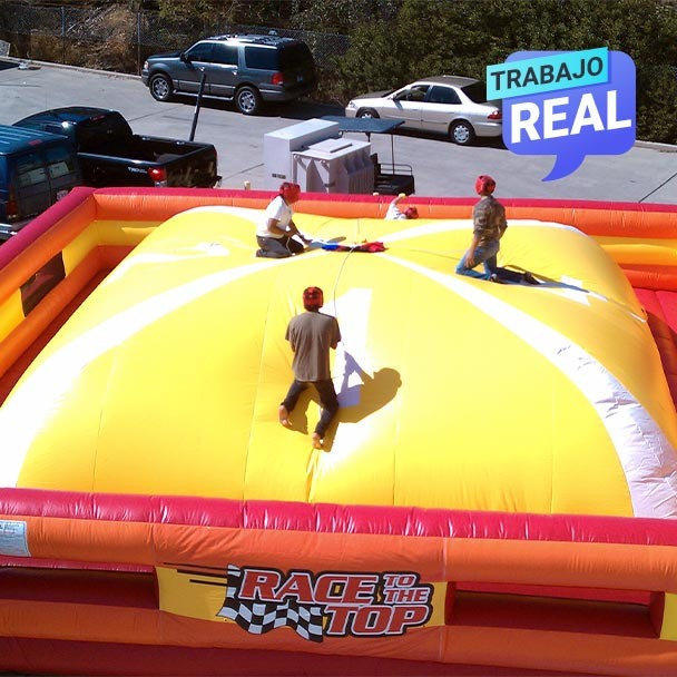 Promociona con nuestro inflable Carrera por la Cima