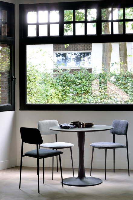 Torsion dining table
