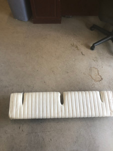 BOSTON WHALER 23' Outrage size 10" X 41-1/2"