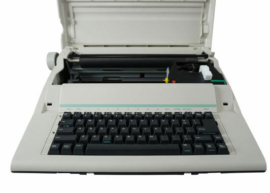 Nakajima WPT-150 Electronic Typewriter and Printwheel Bundle in Spanish