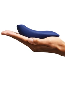 Melt suction toy heeft een flexibele zachte tuit die zich vastzuigt en een platte vorm die haar geschikt maakt om tijdens penetratieseks te gebruiken, een suction toy die gemaakt is voor koppels om tijdens seks te kunnen  gebruiken. En zoals vrijwel alle We-Vibes kan je ook deze Melt bedienen met de We-Connect app.