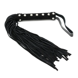 Zwarte flogger met zachte riempjes