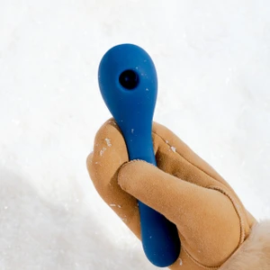 Nieuwe Puissante Coco in blauw in de hand