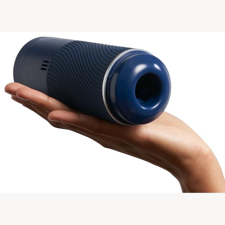Arcwave Pow horizontaal in de hand, zo zie je het formaat