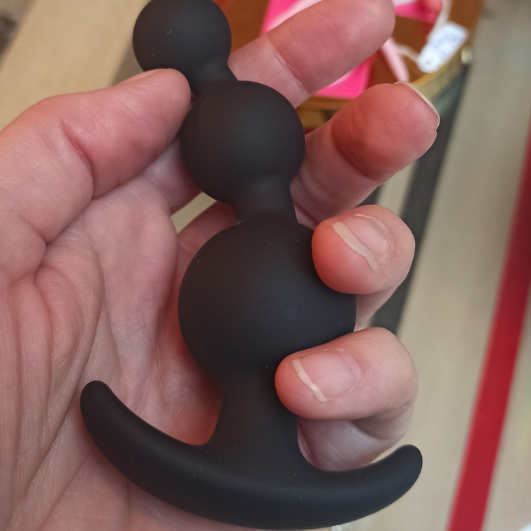Graduele anale toy in mijn hand