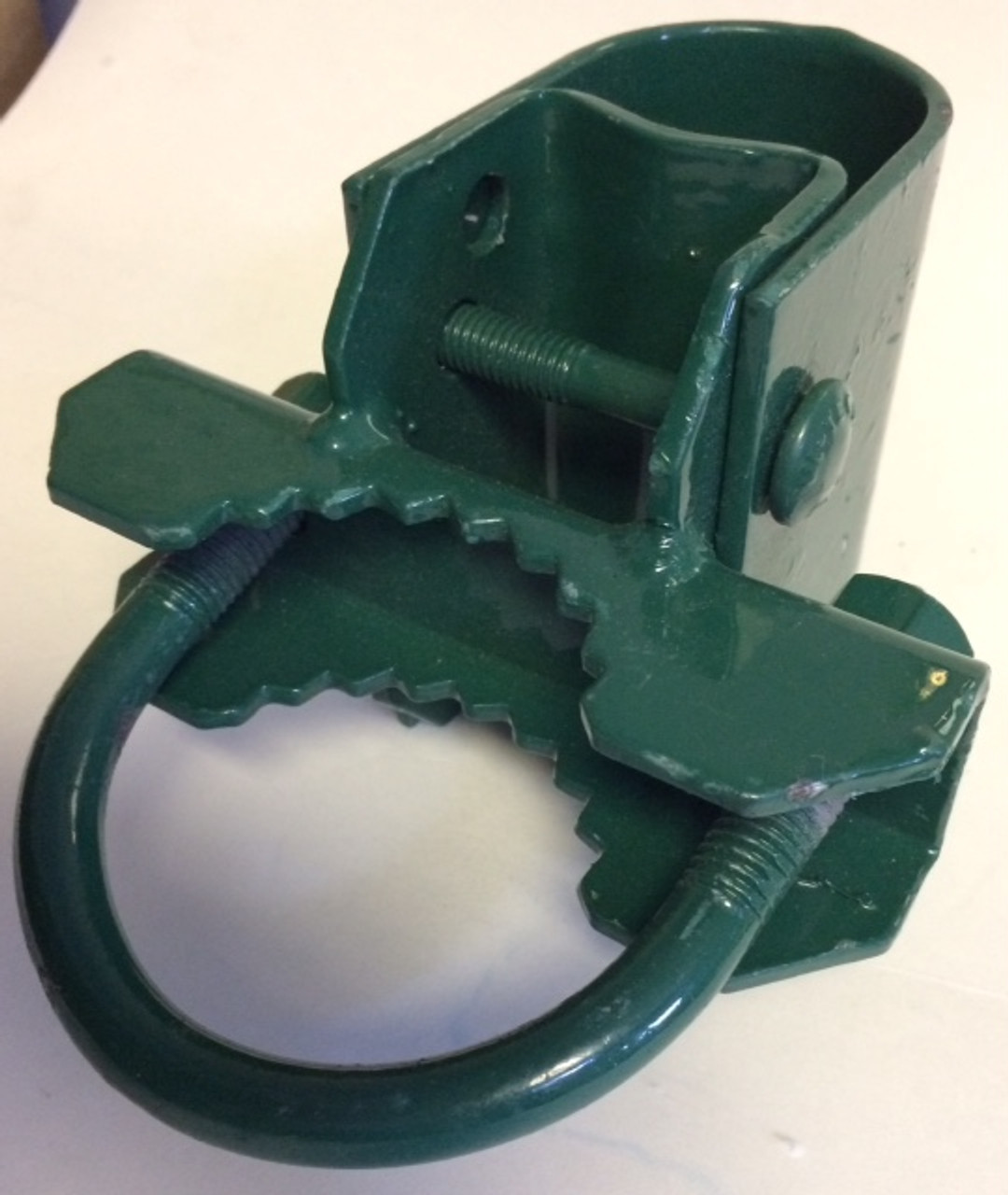 Green Fence Gate Hinge 2-1/2" , 90 degree Commercial "Bull Dog" Chain Link Fence (GIBDP)