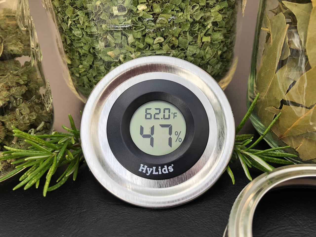 How to make a curing jar with hygrometer (LCD) for just 2USD! 