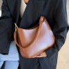 2023 New Women's Bag Niche Design Bags Trend Internet Celebrity Retro Underarm Bags All-match Simple One-shoulder Messenger Bags