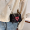Heart Shoulder Bag Luxurious Contrast Ladies 2023 Summer Fashion Sweet Cool Chain Crossbody for Women Messenger Bag