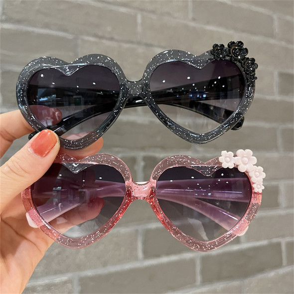 2024 Fashion Heart-Shape Sunglasses For Kids Retro Cute Pink Cartoon Sun Glasses Frame Girls Boys Baby Children Eyewear Goggles