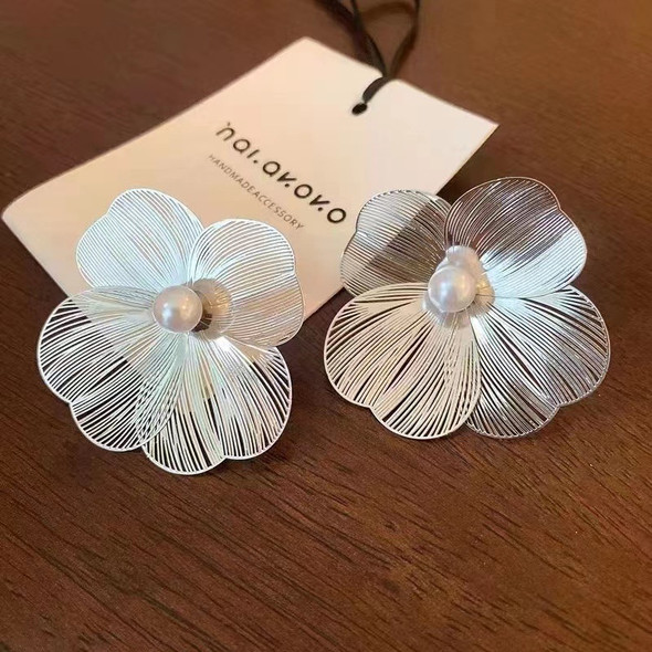 Large Flower Pearl Earrings for Women Luxury Design Stud Earrings for Women Korean Fashion Jewelry Accessories Christmas Gift