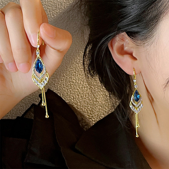 New Vintage Palace Style Long Tassel Pendant Stud Earrings For Women Fashion Luxury Rhinestone Dangle Earring Party Jewelry Gift