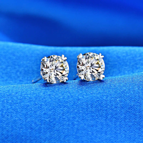Solid 14K White Gold AU585 Platinum PT950 Love four claw earrings female simple moissanite white gold