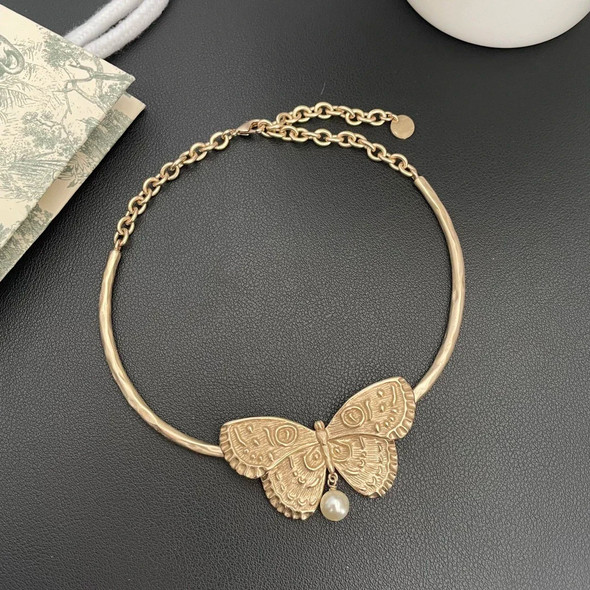 2024 Europe Brand Pearl Butterfly Necklace Bracelet Luxury Set Women Designer Jewelry Party Runway Trend