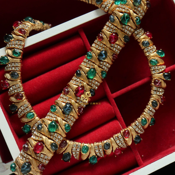 high-end 1:1 version Vintage luxury Jewelry set colored gem necklace bracelet earrings Ear clips
