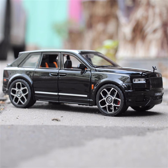 1/20 Rolls Royce Cullinan SUV Alloy Car Model Simulation Diecast Metal Toy Vehicles Model Sound and Light Collection Kids Gift