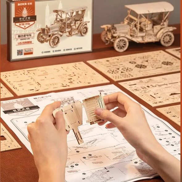 Wooden Handmade Assembly Model DIY Retro Vintage Car Steam Locomotive 3D Puzzle Creative Exquisite Decoration Holiday Gifts