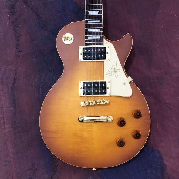 Matte LP electric guitar, flame maple top veneer peach blossom wood body, signature style, high-end pickup truck