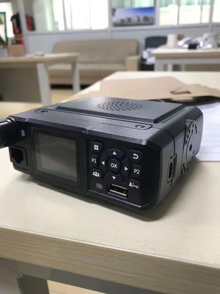 Public 4G Network POC Car Radio Mobile Transceivers Walkie Talkie With LTE GSM WCDMA