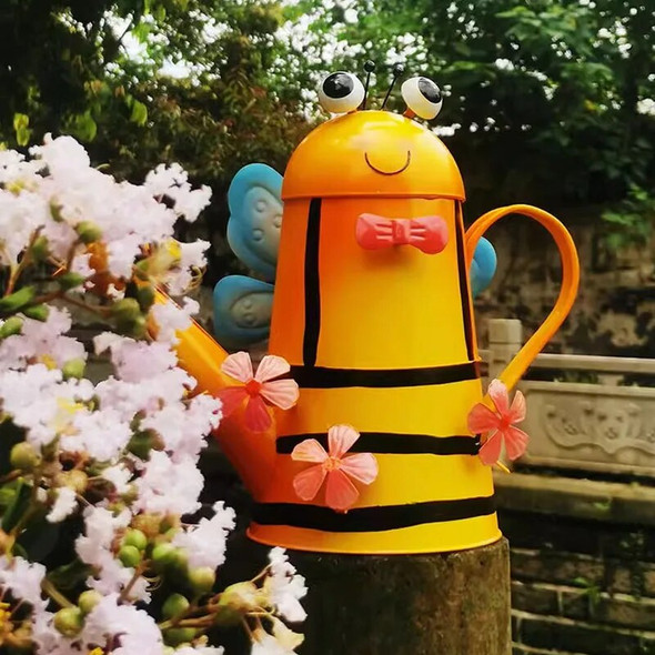 Garden Shower Watering Kettle Creative Wrought Iron Animal Bee Watering Kettle Garden Outdoor Courtyard Decoration Accessories