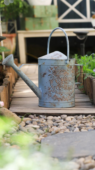 Rustic Retro Vintage Decorative Metal Handcrafted Watering Can for Flowers Rustic Retro Vintage Decorative Metal Handcrafted Watering Can for Flowers