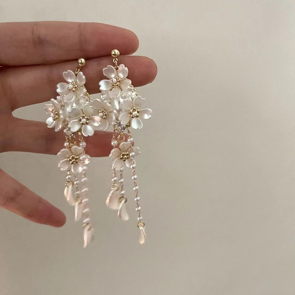 Retro floral long tassel earrings with a high-end feel, light luxury style, sweet temperament, 925 silver needles, niche persona