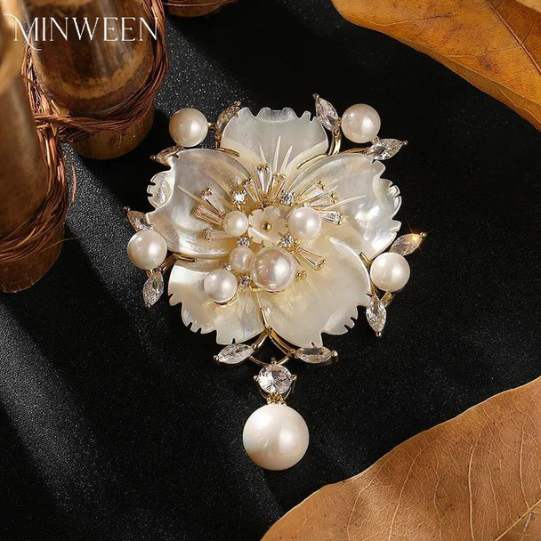 Classic Versatile Natural Shell Rose Brooch Mother Shell Flower Brooch Accessories Wholesale