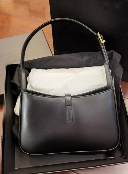 Women's shoulder bag top fashion luxury leisure underarm bag Spring and autumn leather handbag network celebrity with the same