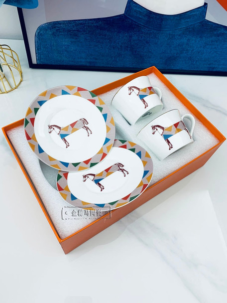 Ceramic Bone China Coffee Cup Tableware European Style Bone China Tea Set British Afternoon Flower Tea Cup Set High-grade Cerami Ceramic Bone China Coffee Cup Tableware European Style Bone China Tea Set British Afternoon Flower Tea Cup Set High-grade Cerami