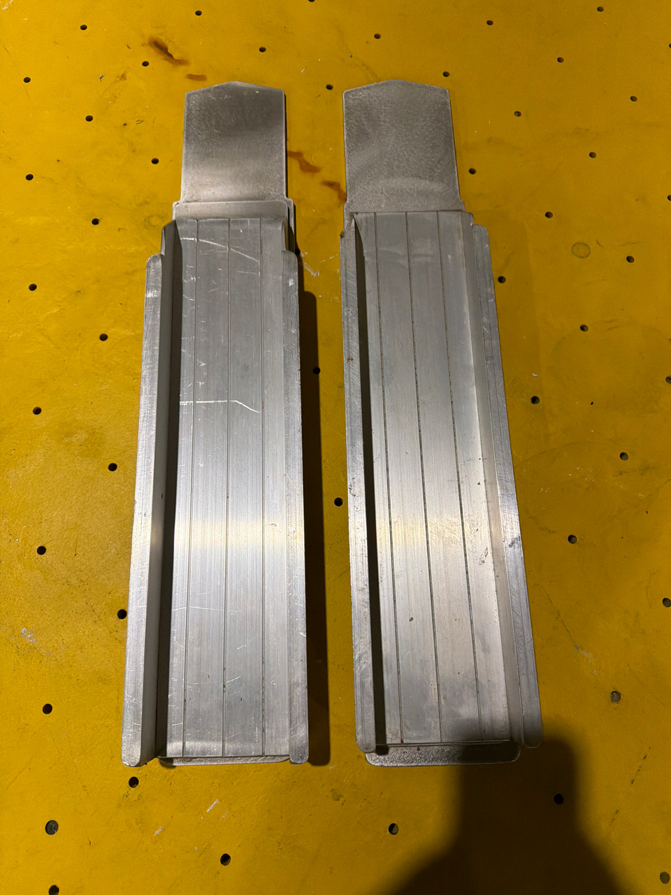 Used M&R Style Pocket Pallet