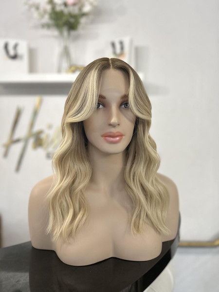 Carrie - Beachy Blonde Ombre Wig