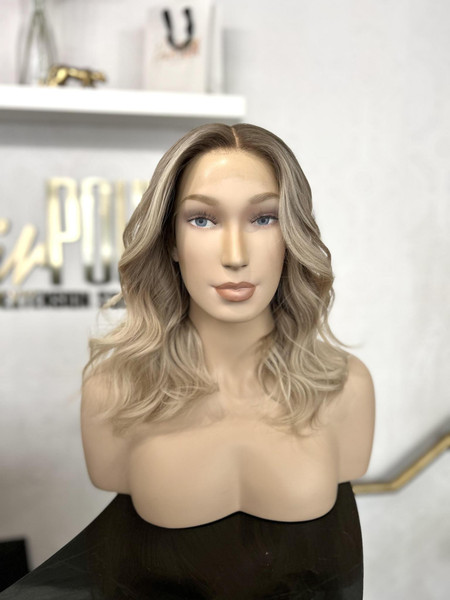 Lily – Champagane Blonde Wig