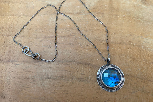 Aura Large Sol Necklace