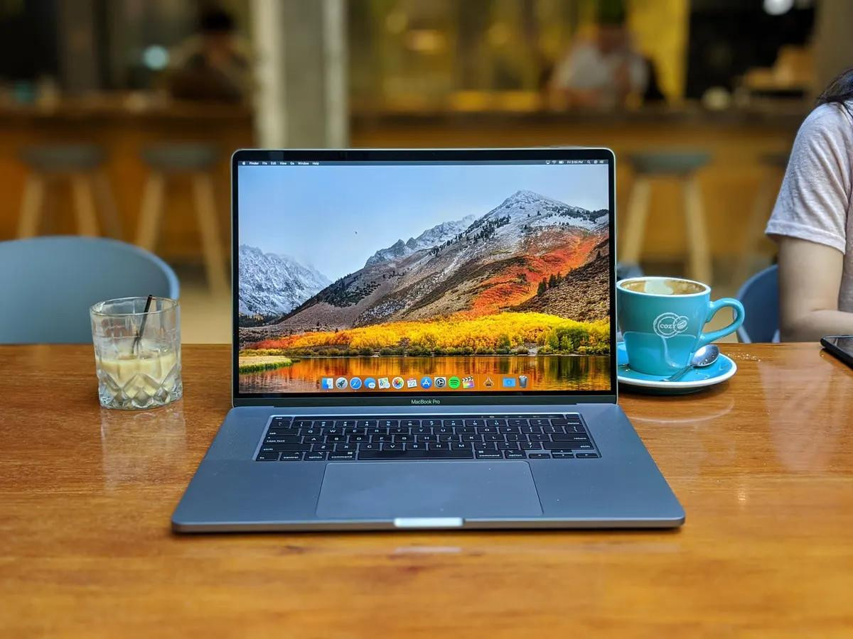 Apple MacBook Pro 15 Inch i7 2.6GHz 16GB Retina
