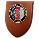 DEFSTRATCOM Plaque An Exceptional Defence Strategic Communications (DEFSTRATCOM) Plaque order now. This beautiful plaque features a 100mm full colour enamel crest set on a 200x160mm timber finish shield. Presented in a Image 1 