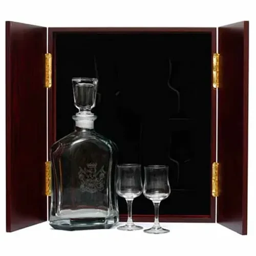 RNSWL Decanter & Glasses in Display Case This (RNSWL) Decanter in Display Case with Glasses, is the perfect gift, order it now from Military Shop. the beautiful two door timber finish display case with Army crest handles measures 320mm wide