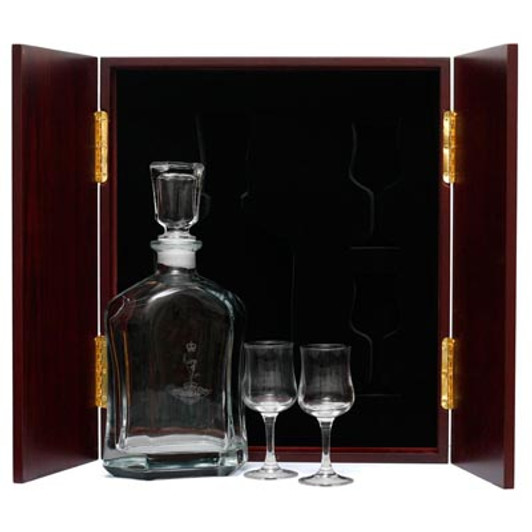 RASigs Decanter & Glasses in Display Case This (RASigs) Decanter in Display Case with Glasses, is the perfect gift, order it now from Military Shop. the beautiful two door timber finish display case with Army crest handles measures 320mm wide