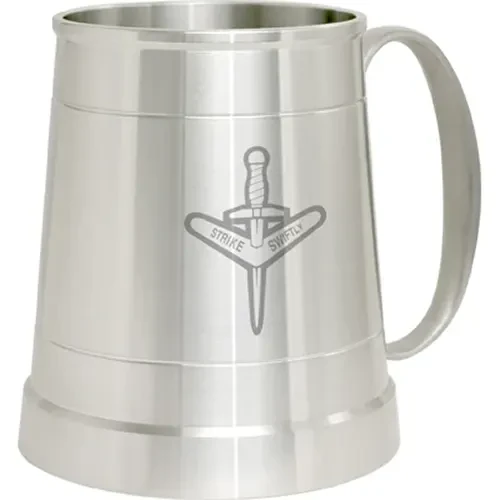 1 CDO REGT Pewter Tankard 1st Commando Regiment (1 CDO REGT) crest Engraved on a traditional pewter tankard from Military Shop. Order online now. This stylish tankard is a brilliant addition to your trophy shelf or pool room.