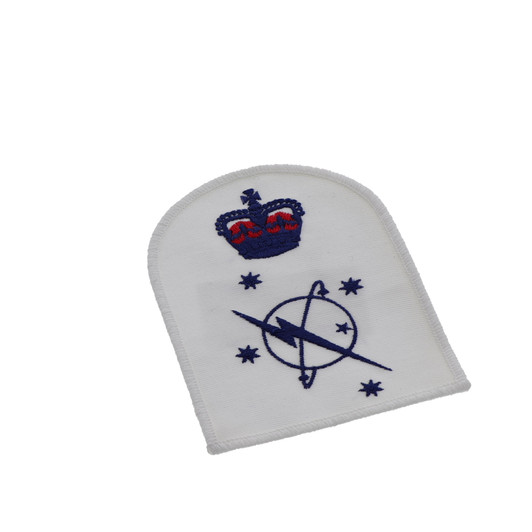 Communication Information Systems Petty Officer Badge White Order the Quality Communication Information Systems Petty Officer Badge White now from the military specialists. Perfectly sized, this badge has embroidered details ready for wear. Order now. Specific Communication Information Systems Petty Officer Badge White Order the Quality Communication Information Systems Petty Officer Badge White now from the military specialists. Perfectly sized, this badge has embroidered details ready for wear. Order now. Specific