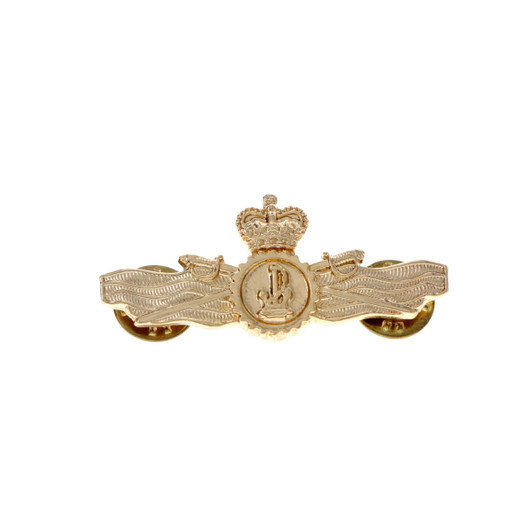 Engineering Officer Gold Badge Small Order the Engineering Officer Gold Badge today from the military specialists. Available in a small size, this badge is perfectly sized and features two butterfly clutch pins to make it ready for wear Engineering Officer Gold Badge Small Order the Engineering Officer Gold Badge today from the military specialists. Available in a small size, this badge is perfectly sized and features two butterfly clutch pins to make it ready for wear