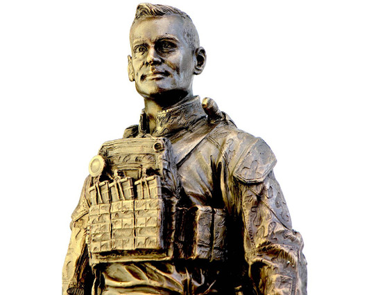 Naked Army SOF Advisor This tribute statue represents Australian, UK, Canadian, USA, New Zealand and French Special Operations Forces. This figurine contains accurate up to date equipment at the time of crafting this piece,