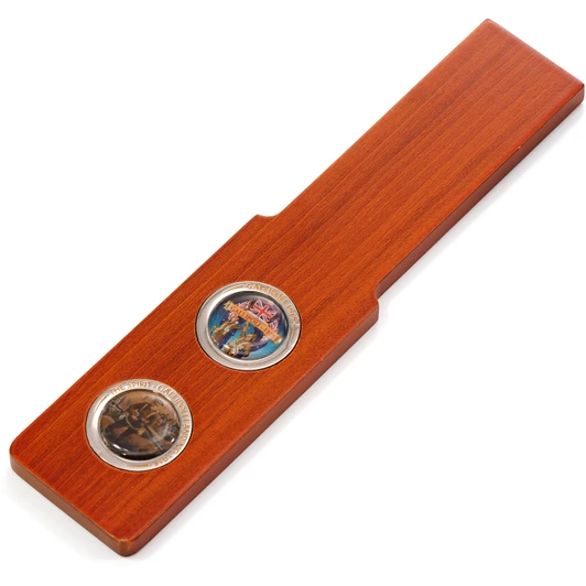 Australia & New Zealand Gallipoli Landing Two Up Set Keep traditions running with this special Gallipoli Landing Two Up Set. A Two Up set with two commemorative coins featuring a close-up from the artwork 'The Spirit - Gallipoli Landing 1915' by David R