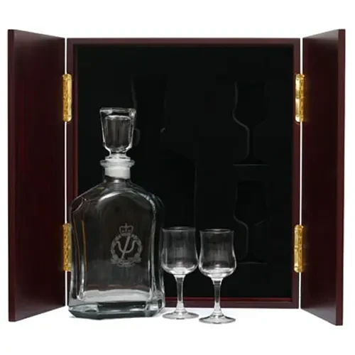 AAPSYCH Decanter & Glasses in Display Case This (AAPSYCH) Decanter in Display Case with Glasses, is the perfect gift, order it now from Military Shop. the beautiful two door timber finish display case with Army crest handles measures 320mm wid